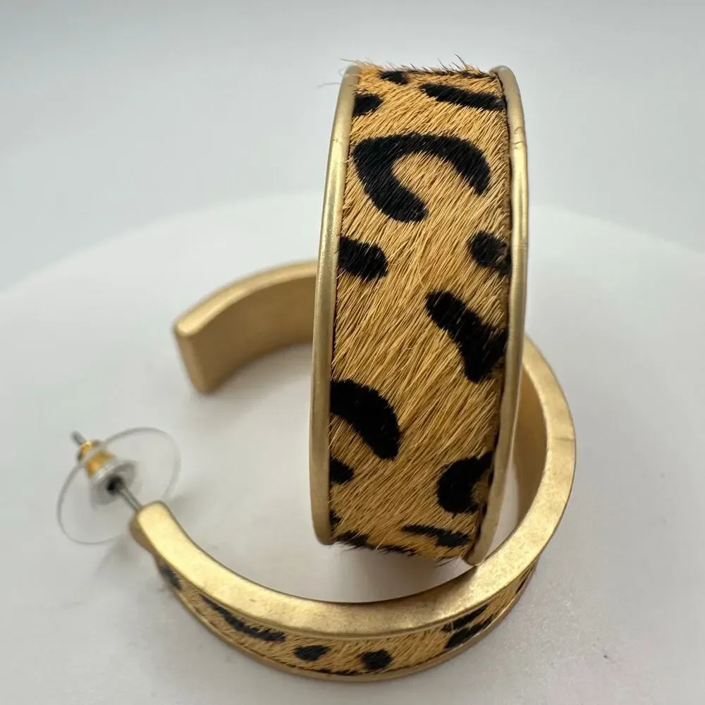 Gold tone cow fur leopard print tan black hoop hoops post earrings - Picture 3 of 7
